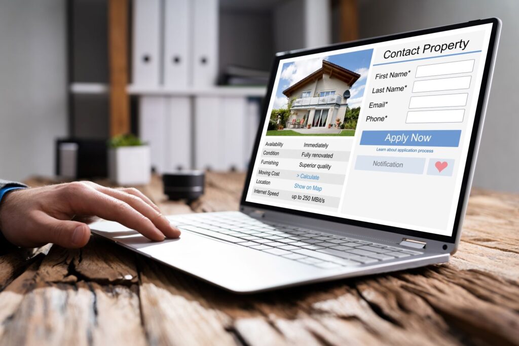 online real estate search on computer